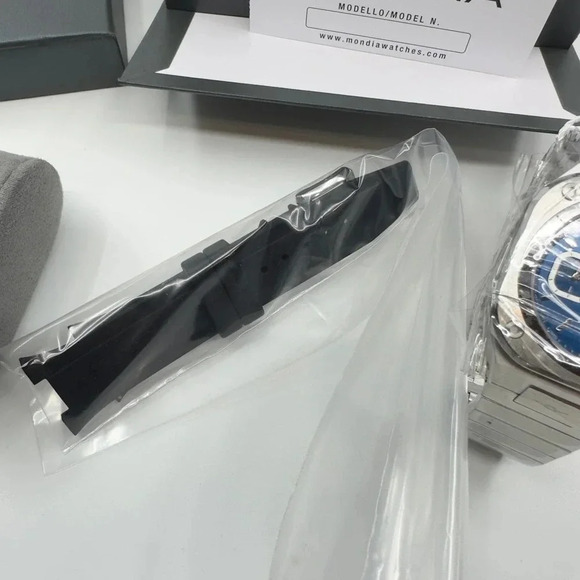 Mondia Mens Wristwatch Madison Forma 820 Stainless Steel Silver MI-820-SS-BL-CM - Picture 2 of 10